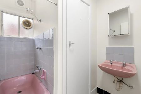 Refreshed Tidy studio in the heart of Elwood - Photo 4