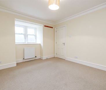 3 bedroom apartment to rent - Photo 6