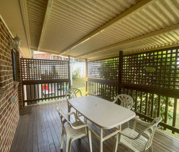 Beautiful Fully Furnished 3-Bedroom Home in Denhams Beach - Photo 1