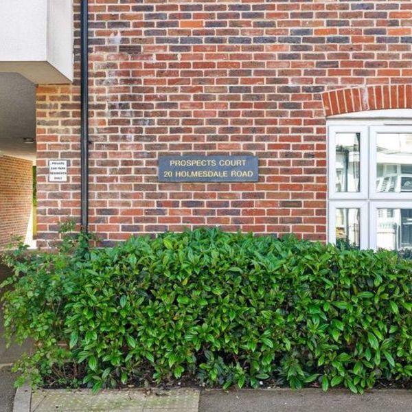 Ref: SB - Holmesdale Road - Photo 1