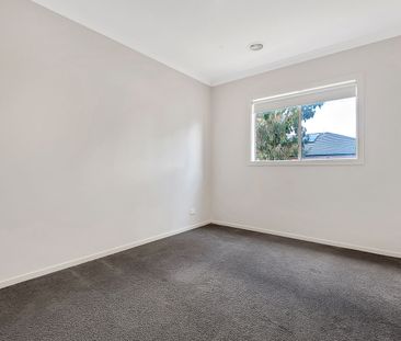 Warmth, Comfort & Space in This Inviting Home - Photo 3