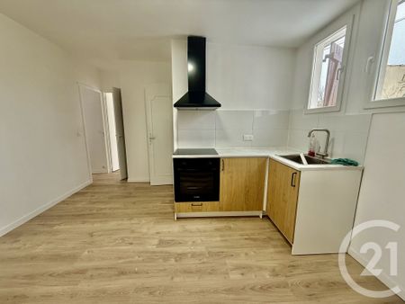 Location Maison 4 pièces 61m² ST PIERRE LES NEMOURS 77140 - Photo 3