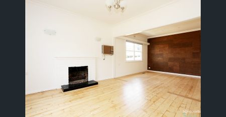 Beautiful 3-Bedroom Home in Macleod - Photo 3