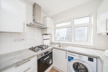 2 bedroom maisonette to rent - Photo 4