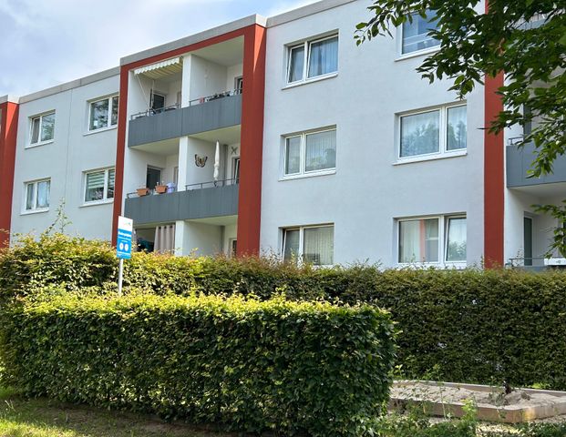 Gemütliche 3-Zi-Wohnung in Travennähe mit guter Autobahnanbindung. - 23569 Lübeck - Photo 1