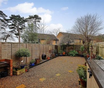 Inkerman Road, Woking - 3 bedrooms Property for lettings - Seymours - Photo 4