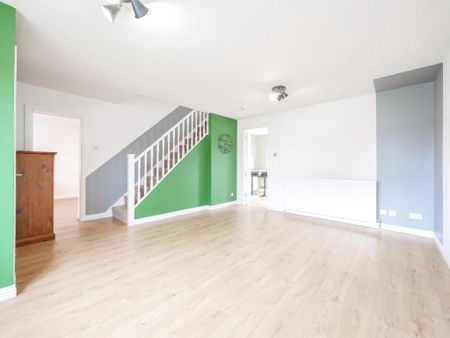 4 bedroom semi-detached house to rent - Photo 4
