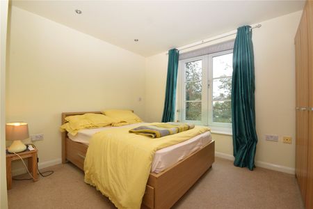 46, Henconner Lane, Bramley, Leeds, West Yorkshire, LS13 4LD - Photo 5