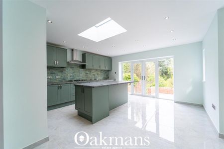 4 bedroom semi-detached house to rent - Photo 2