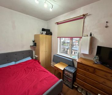 1 bedroom in a house share to rent - Photo 5