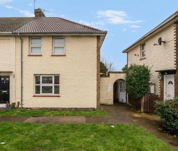 4 bedroom end of terrace house to rent - Photo 5