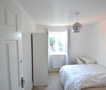 1 bedroom in a house share to rent - Photo 4