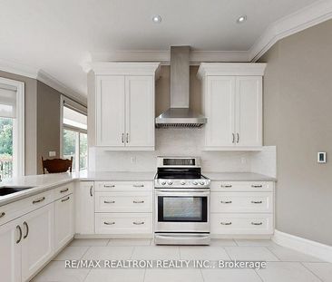 For Lease - 4 Blake Street, East Gwillimbury, Ontario - Photo 6