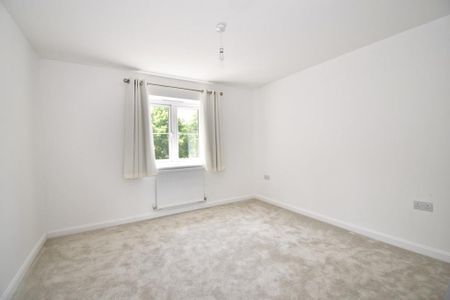 4 bedroom terraced house to rent - Photo 5