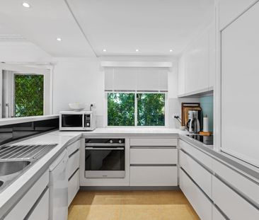 Perfect Family Home, Great Location, Walk To The WaterFront - Photo 5