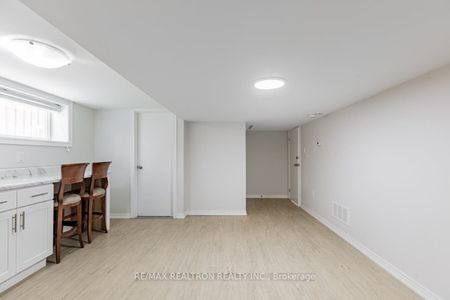 For Lease - 41 Fairholme Avenue Unit# Bsmt, Toronto, Ontario - Photo 5