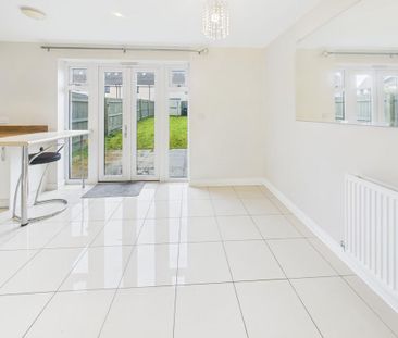 3 bedroom end of terrace house to rent - Photo 3