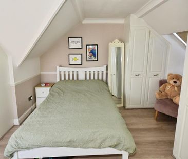 4 bedroom end of terrace house to rent - Photo 3