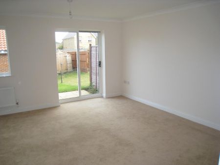 3 bedroom terraced house to rent - Photo 2