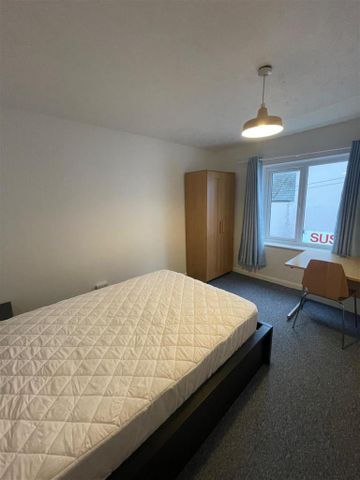 3 bedroom apartment to rent - Photo 4