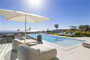 Luxury Villa for rent in Benahavís, Spain