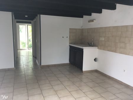 App 37m de type 2 au 1er étage + cour - Photo 3