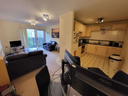 Bishops Corner, Stretford Road, Hulme, M15 - Photo 2