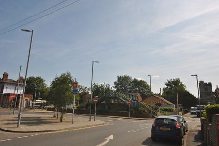 High Street, Snodland, London - Photo 5