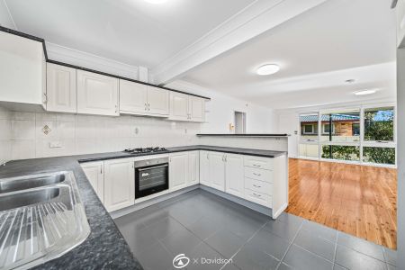 Well-Appointed 4-Bed Home Close to Shops, Schools & Transport - Photo 4