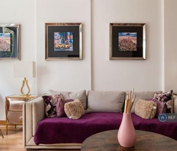 4 bedroom flat to rent - Photo 1