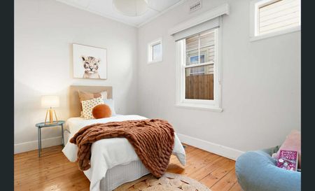 Register to Inspect // Picturesque Surrounds in the Heart of the Yarraville Village - Photo 5