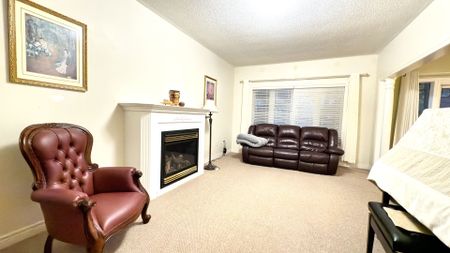 For Lease - 88 Gracedale Drive, Richmond Hill, Ontario - Photo 2
