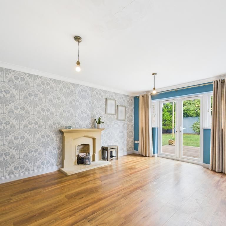 4 bedroom detached house to rent - Photo 1