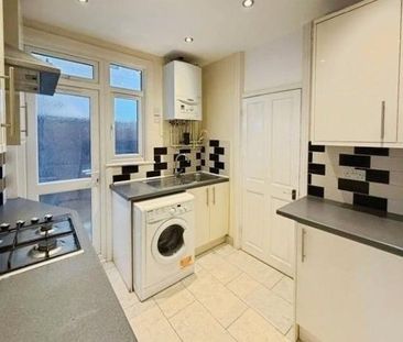 3 bedroom terraced house to rent - Photo 6