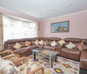 4 bedroom detached house - Photo 1