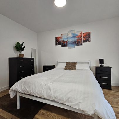 4 bedroom terraced house to rent - Photo 1