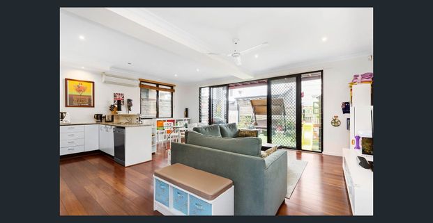 City Living, Suburban Bliss: Your Dream Home Awaits with Harringtons Realty - Photo 1