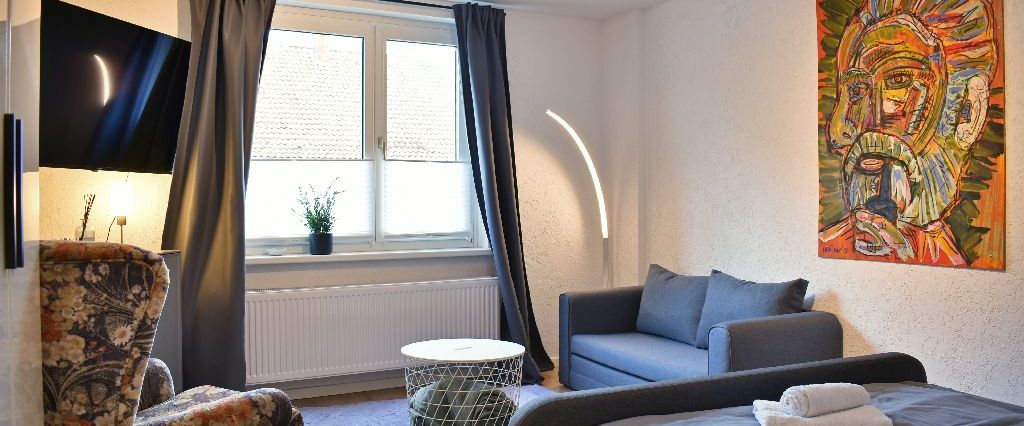 Döhren, komfortables Wohnen auf Zeit mit Balkon - Photo 1