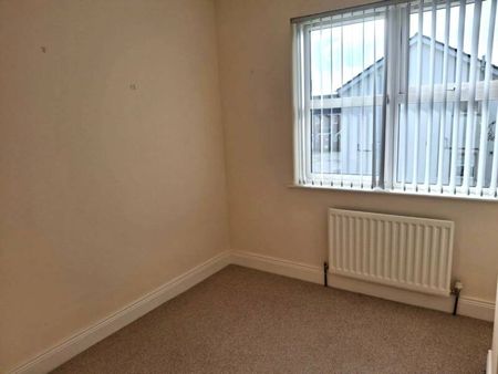 Semi detached 3 bedroom house - Photo 4