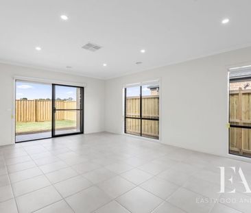 9 Robwood Street, Armstrong Creek - Photo 2