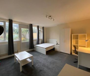 4 bedroom flat share to rent - Photo 1