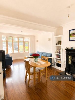 3 bedroom end of terrace house to rent - Photo 1