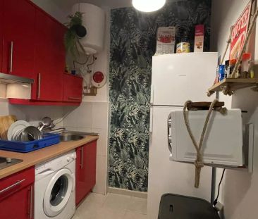 Single Bed in Rooms for rent in 6-bedroom apartment in Lavapies, Ma... - Photo 2