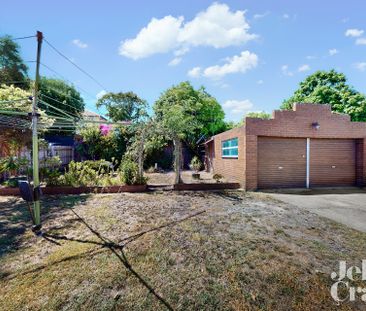 6 Creswick Grove, Mckinnon - Photo 5