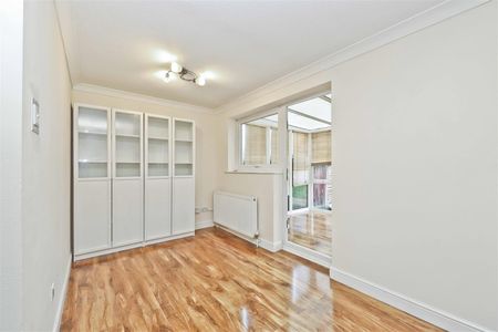 3 bedroom house - end terrace - Photo 4