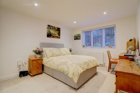 2 bedroom maisonette to rent - Photo 3