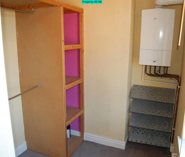 3 bedroom end of terrace house to rent - Photo 4