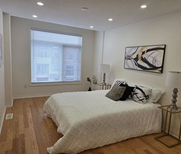 For Lease - 236 Vivant Street, Newmarket, Ontario - Photo 1