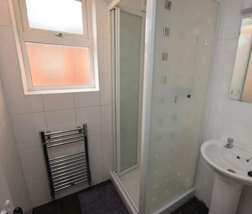 St Pauls Road, Semilong, Northampton, NN2 - Photo 5