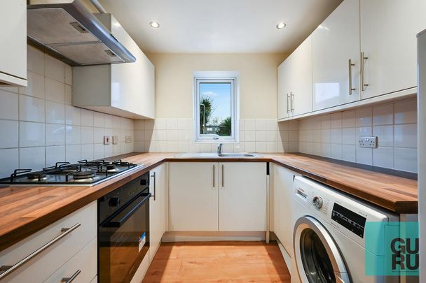 4 bedroom terraced house to rent - Photo 1